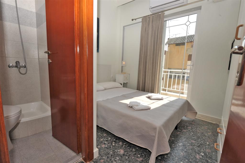 ROOM-2 2 PERSONS (with the 2nd bathroom inside it)