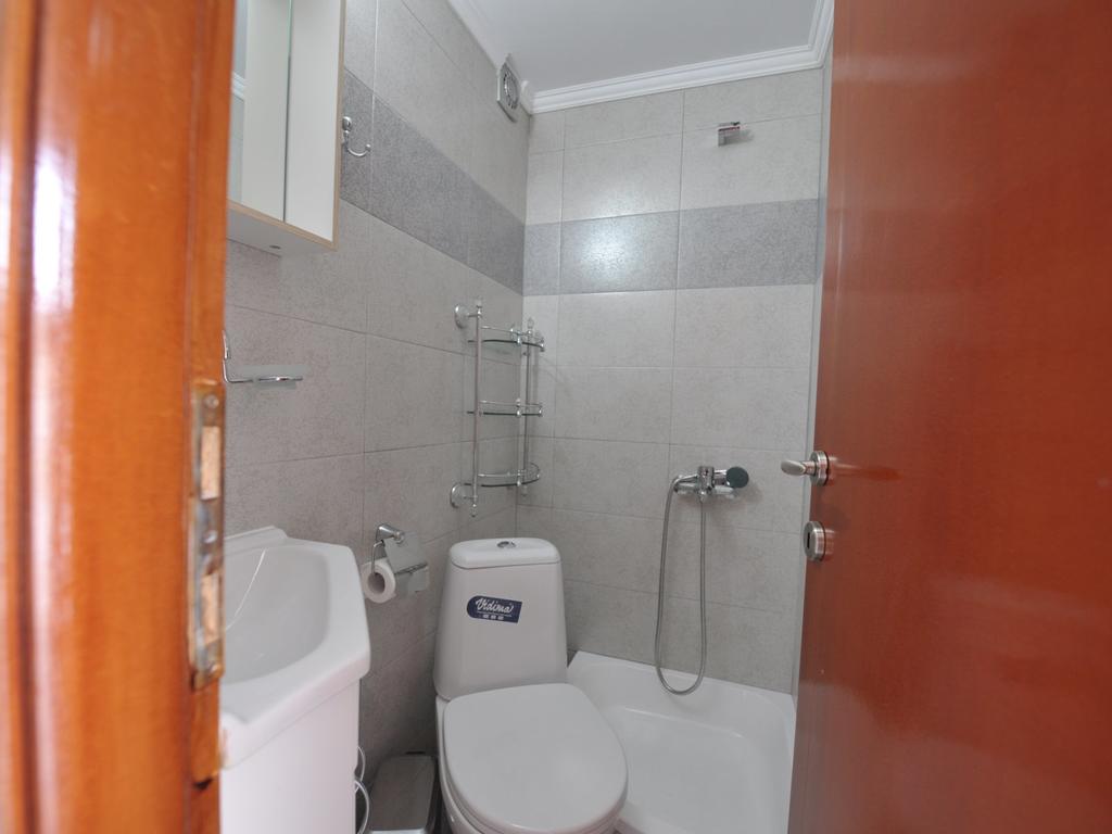 BATHROOM-2 (INSIDE ROOM-2)