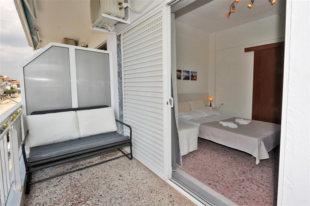 BALCONY+ROOM-1 EXTRA SOFA-BED